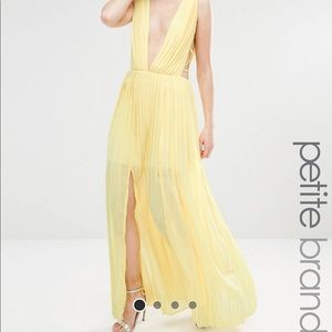 Yellow Vacation-Ready Maxi Dress